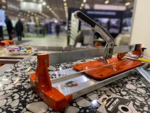 Professional tool for cutting stone and tiles