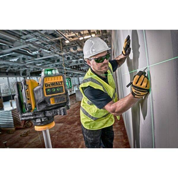 image-1087.jpg Lasernivelliir DeWalt DCE089D1G, roheline